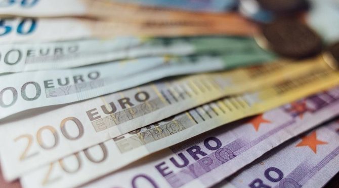 Eğer Dolar ve Euro 1 günlüğüne 1 TL olsaydı ne yapardınız?