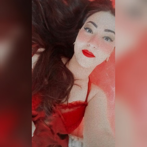 Kadını seksi gösteren ruj hangisidir?