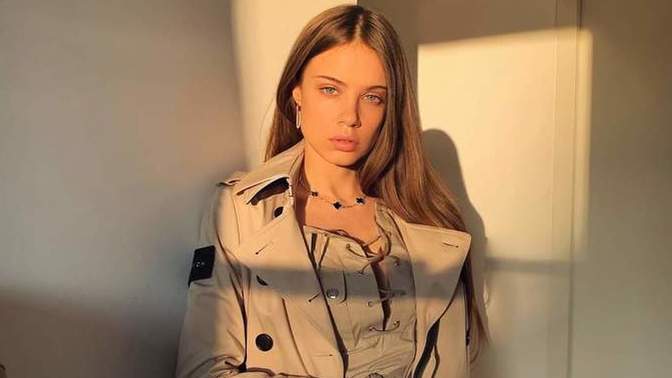 Xenia Tchoumitcheva çok güzel değil mi?