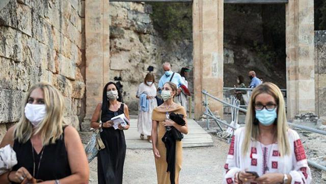 İspanyada 26.06.2021 den itibaren açık alanlarda maske zorunluluğu kalkıyor.