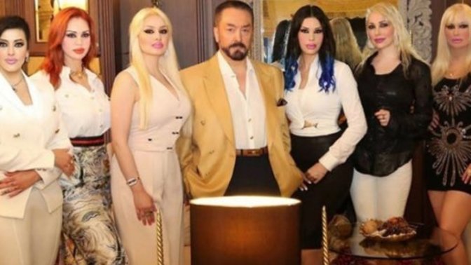 Adnan Oktar'ın kedicikleri güzel mi?