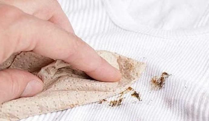 Kan lekesi en iyi nasıl çıkar?