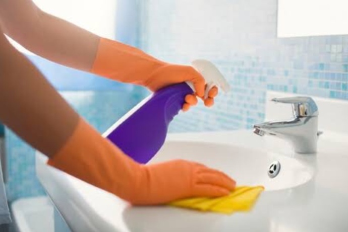Banyo ve tuvalet temizliği yaparken eldiven kullanır mısınız?