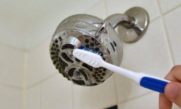 Kireçlenmiş duş başlığı nasıl temizlenir?