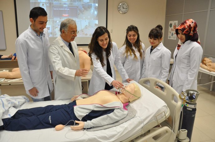 Katarlı gençlere Türkiye’de sınavsız tıp eğitimi hakkı verildi, ne düşünüyorsunuz?