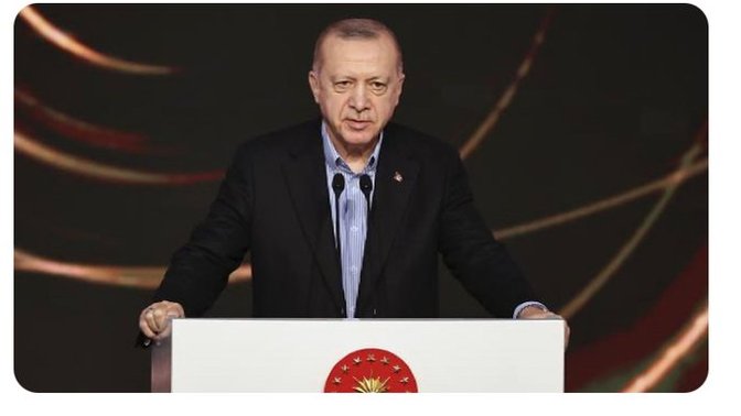Ülkemi sevmem için Erdoğan’a sevmek zorundamıyım?