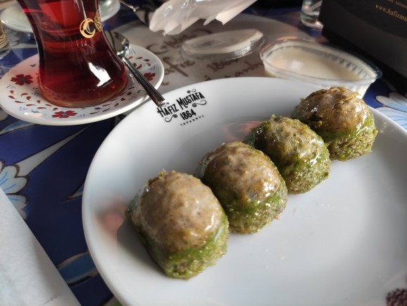 Hangi tatlıyı bıkmadan usanmadan günlerce yiyebilirsin?