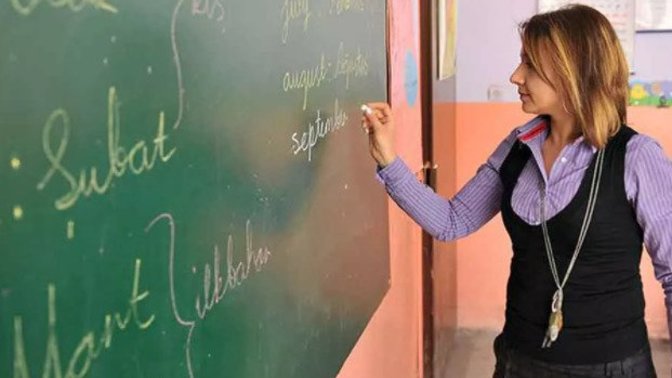 Erdoğan "Öğretmen açığı yok , biz alacağımızı aldık" dedi. Sizce bu kadar öğretmen atanmayı boşuna mı bekliyor?