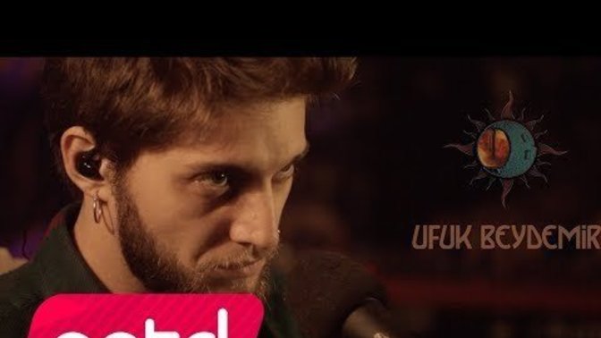 Geceye bir aşk şarkısı bırakır mısın?