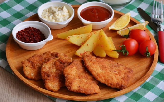 Şinitzel kırmızı etten olunca mı midenize bayram ettirir tavuk etinden yapılınca mı?