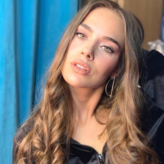 En güzel koç burcu kadını sizce hangisi?