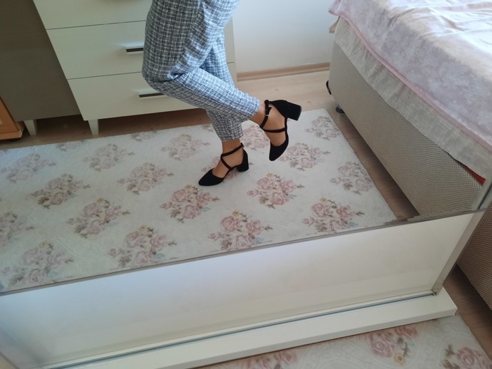 Arkadaşlar ayakkabım nasıl topuğu 5 cm ,170 boyum var 175 oldum 😅 ?