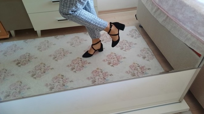 Arkadaşlar ayakkabım nasıl topuğu 5 cm ,170 boyum var 175 oldum 😅 ?