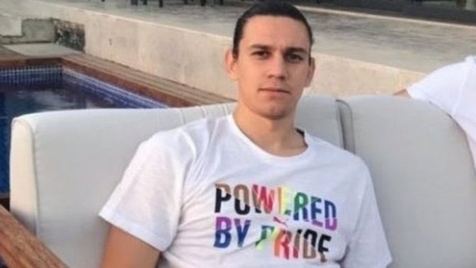 Galatasaraylı futbolcu Taylan Antalyalı, pride tişörtü giydiği için linç yedi! Ne düşünüyorsunuz?