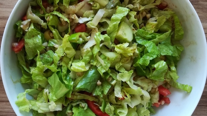 Bu sıcakta en iyi salata gider diyenler kimler, siz ne yiyorsunuz?