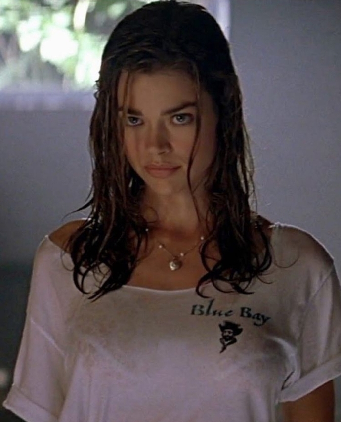 Denise Richards Adriana Lima, Barbara Palvin gibi yeni yetmelerden çok daha güzel değil mi 😍 ?