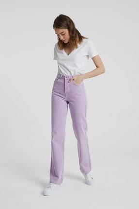 Lila boru paça kot pantolonun üstüne mavi kot ceket gider mi?