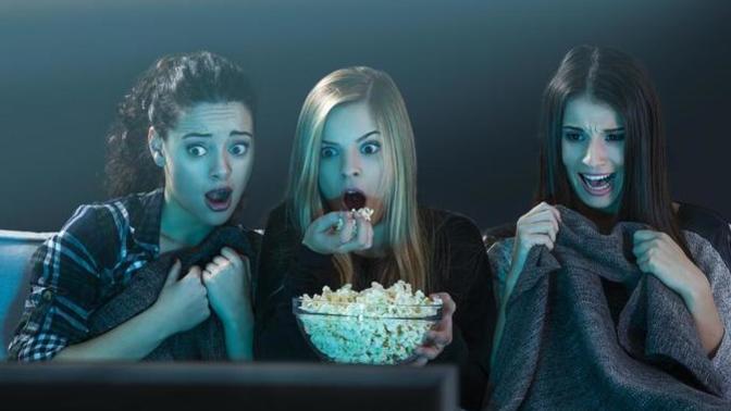 Biriyle film izlerken en uyuz olduğunuz şey nedir?