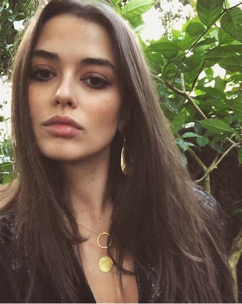 Sizce Elif Aksu güzel mi?