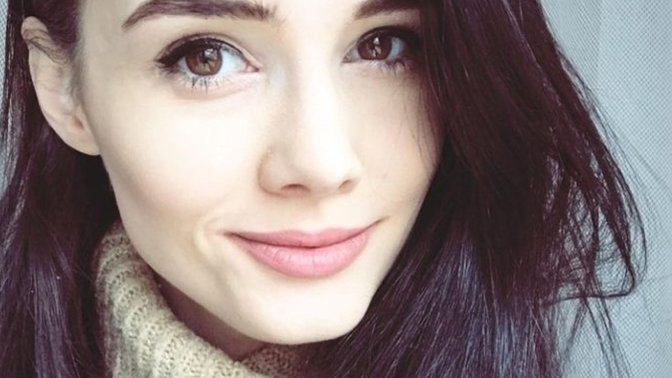 Sevgilim bana "Güzelsin ama aşırı güzel değilsin" dedi ayrılmalı mıyım?