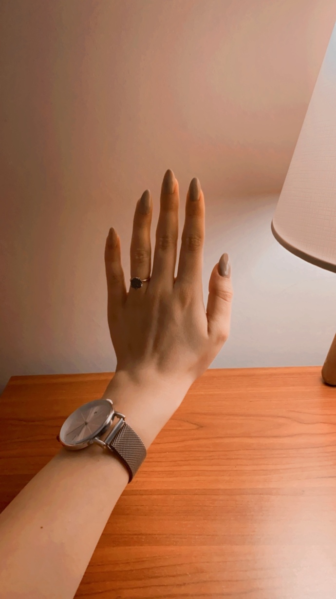 Kadınlara uzun tırnak ve oje yakışıyor mu 💅?