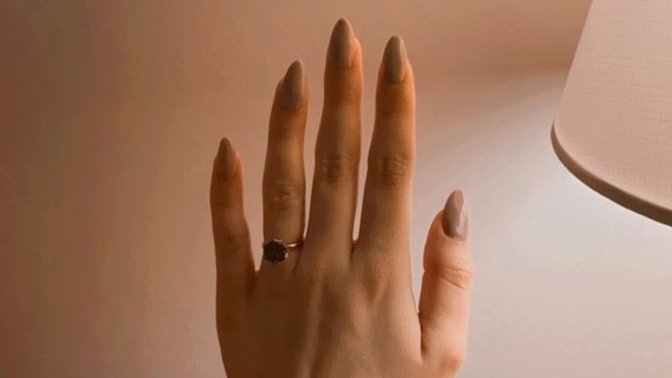 Kadınlara uzun tırnak ve oje yakışıyor mu 💅?