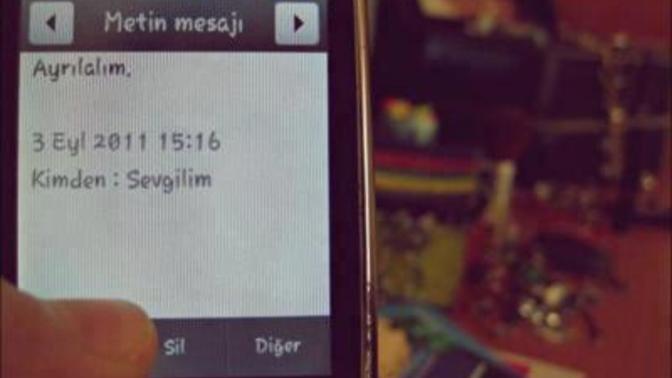 Mesaj atarak ayrılmak isteyen sevgiliye cevabınız ne olur?
