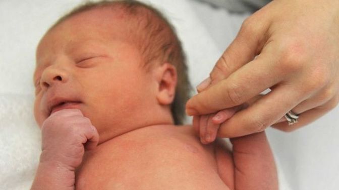 Fransa lezbiyen çiftlere ve bekar anne olmak isteyenlere tüp bebek tedavisini yasallaştırıyor. Neler düşünüyorsunuz?