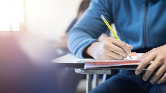 Sınavı kötü geçen kuzenimi nasıl mutlu edebilirim?