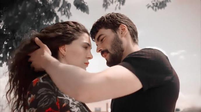 Sevgilinizin saçı yağlı ve bakımsız olsa soğur musunuz yoksa uyarır mısınız?