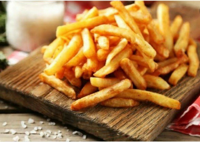 Patates kızartmasını soslu mu seversiniz yoksa sade mi?