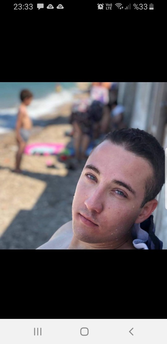 Herkes güzelliğimi övüyor ama hiç yakışıklı erkekler denk gelmiyor bana?