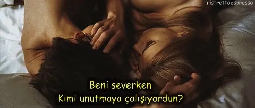 Her önüne gelene mavi boncuk dağıtanlar kadınlar mı yoksa erkekler mi?