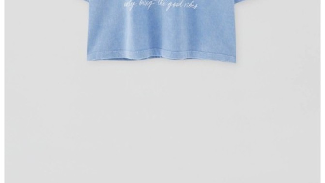 Bu t-shirt nasıl kombin edilebilir?