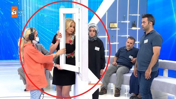 Büşra çıldırttı: Anne-babasının katilini bilerek sustuğu ihtimali yüksek Büşra Büyükşen ne yapmaya çalışıyor? Sence katil kim?