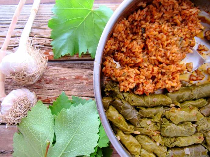 Zeytinyağlı yaprak sarmayı nasıl seversiniz?