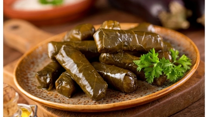 Zeytinyağlı yaprak sarmayı nasıl seversiniz?