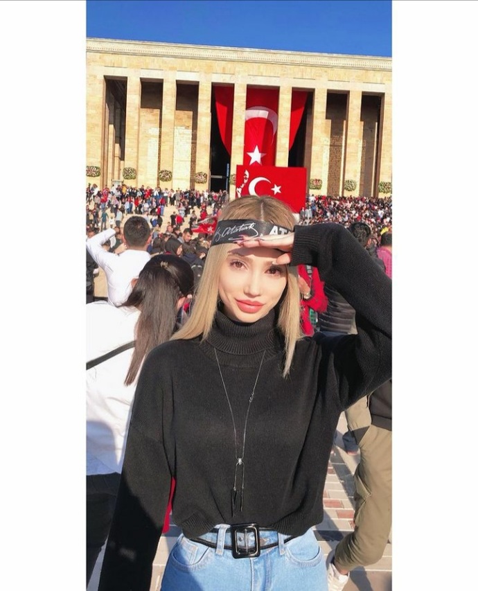 BBu kız effffsane değil mi?