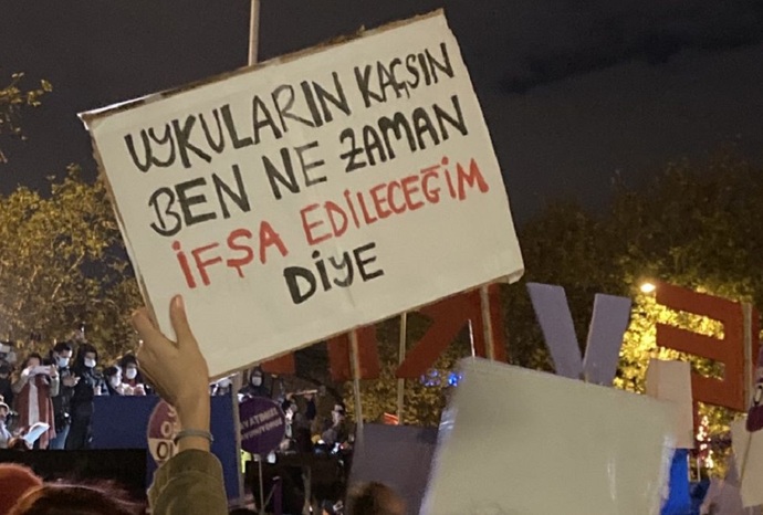 Nude isteyen sevgilinin asıl amacı nedir? Gerçekten seven biri, nude ister mi?