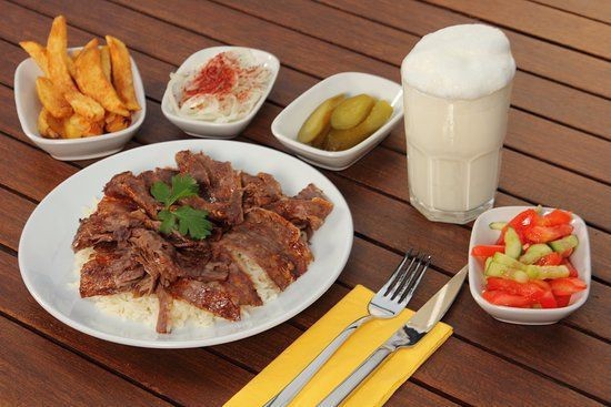 Yemek ve içecek kombinasyonu sizin için önemli mi, hamburgerin yanında milkshake içer misiniz?