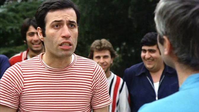 Bir Kemal Sunal geldi, geçti. Bugün onun ölüm yıldönümü. Kemal Sunal'dan bahsedelim mi bugün?