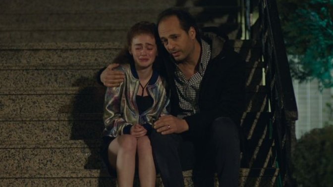 Babam çok dikkat çektiği için saçlarımı kestirmemi istiyor, nasıl vazgeçirebilirim?