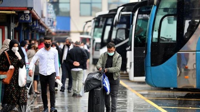 Otogarda sağlık personelinin; “Sinovac Sinovac Biontech Biontech” diye aşıya davetine soruşturma! Sence suçlu mu?
