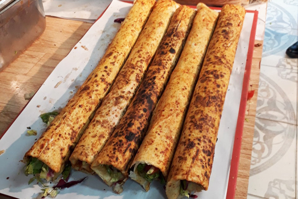 Zurna tavuk döner dürüm kaç kaloridir?