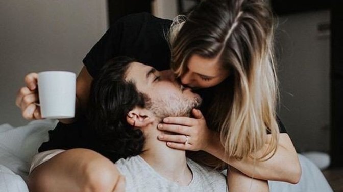 Her gece uyumadan önce en son konuştuğun, ve konuştukça mutlu olduğun biri var mı?