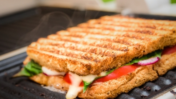 Tost sever misiniz, canım çok tost çekti?