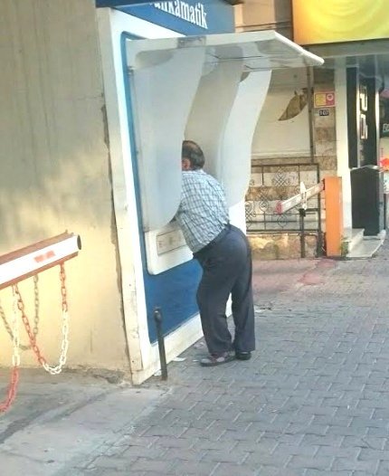 Akbank hacklendi, sistem çöktü. Müşteriler hiçbir işlem yapamıyor. Bir bankayla çalışmak için en önemli kriterin nedir?
