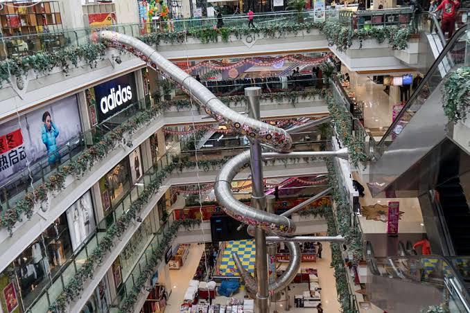 Kaydıraklı bir alışveriş merkezinde, kaydırakları kullanır mıydınız?