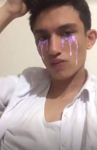 Ağlıyorum şu an...