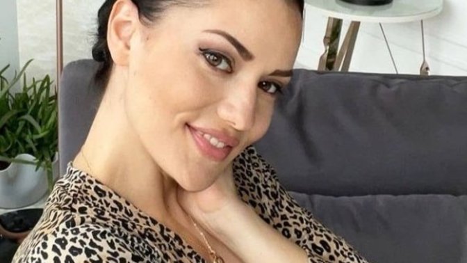 Fahriye Evcen, Türkiye'nin en güzel kadını mı sizce?